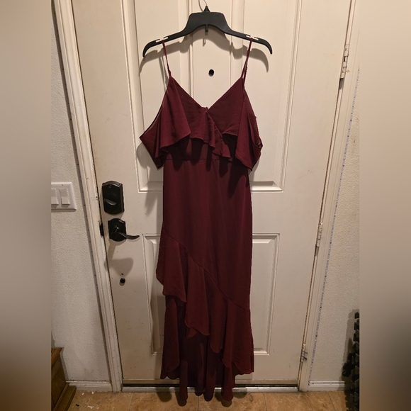 Lulu's Burgundy Maxi Dress with Ruffle Detail Party Weadding Dress Bridesmade - Picture 2 of 3